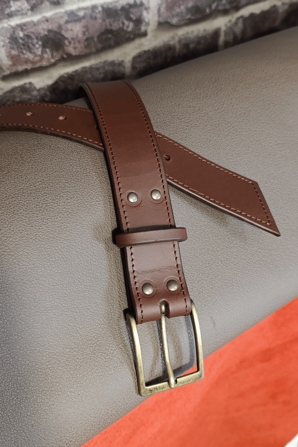 Ceinture en cuir sur-mesure – L'accessoire intemporel et durable – Image 4
