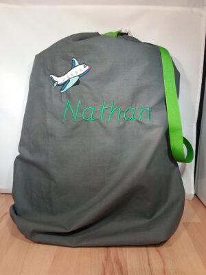 Sac cadeau enfant brodé réutilisable en sac à linge sale