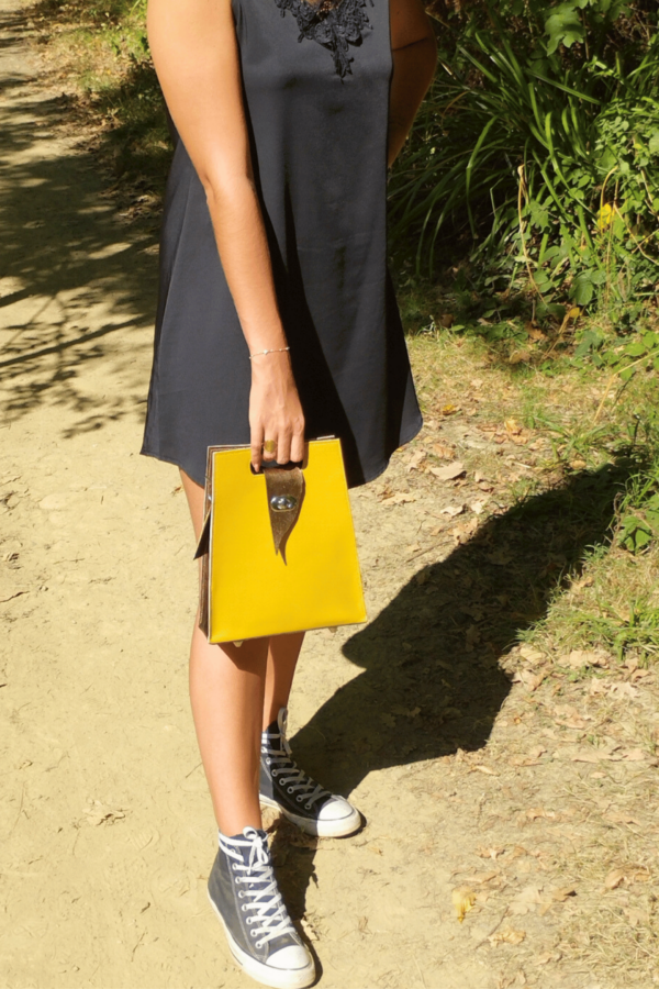 Sac trapèze jaune moutarde et or