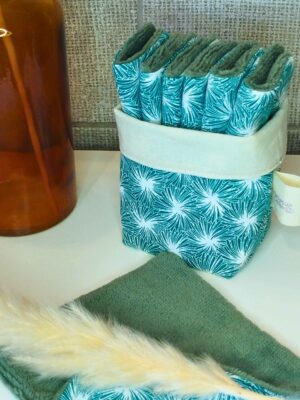 Lingette démaquillante et panière assortie