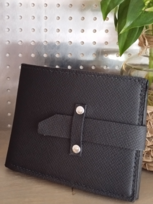 Portefeuille homme compact en cuir noir – avec porte-monnaie et fermeture bride