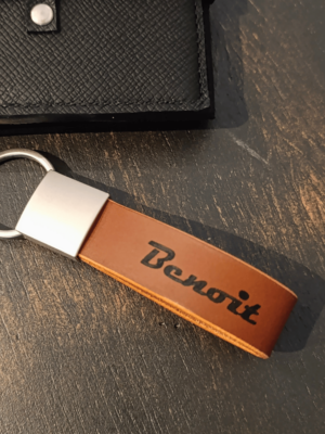 Porte-clés personnalisé en cuir recyclé – Gravure laser