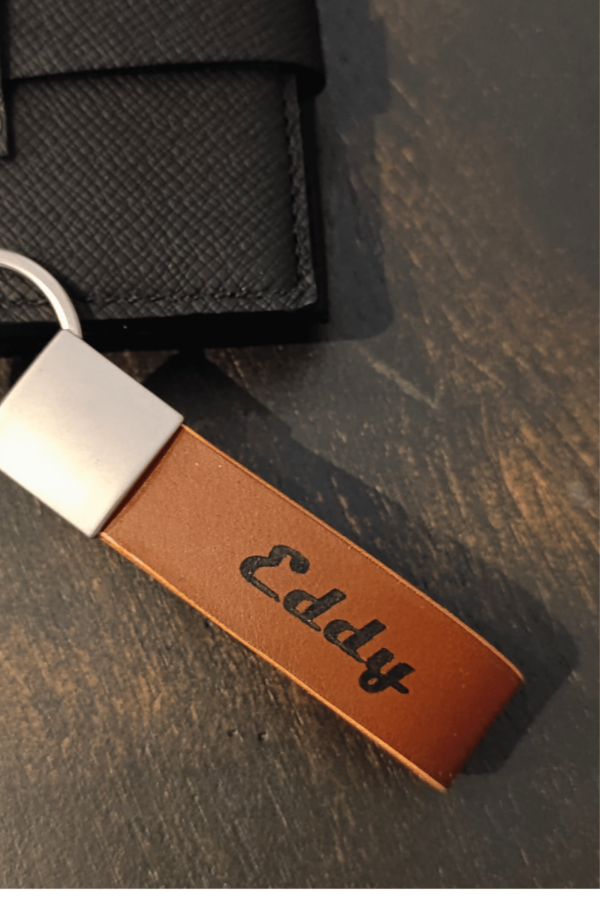 Porte-clés personnalisé en cuir recyclé – Gravure laser – Image 2