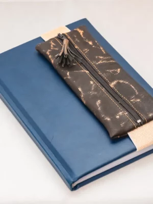 Trousse en cuir élastiquée - spéciale carnet A5