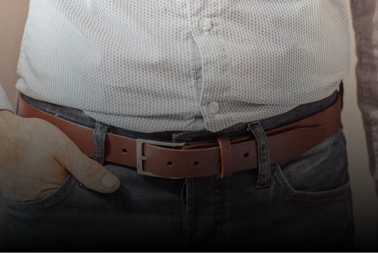 Ceinture en cuir brun realisée en atelier decouverte du travail du cuir-Pau de Cuir-Pau-Maroquinerie artisanale