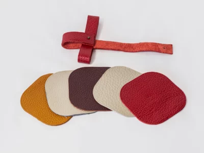 Lot de 5 dessous de verres en cuirs colorés-Pau de Cuir-Pau-Maroquinerie artisanale