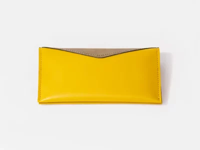 Porte-chéquier jaune moutarde et doré- Pau de Cuir-Pau-Maroquinerie artisanale