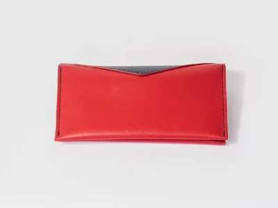 Porte-chéquier rouge et noir- Pau de Cuir-Pau-Maroquinerie artisanale