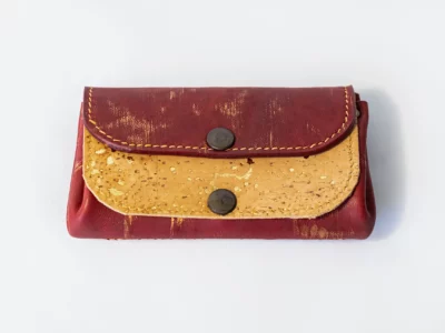Porte-monnaie Le p'tit sucré cuir bordeaux et liège naturel avec des éclats dorés-Pau de Cuir-Pau-Maroquinerie artisanale