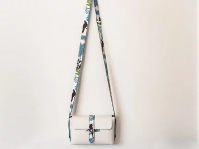 Sac origami jungle cuir blanc et anse coloree-Pau de Cuir-Pau-Maroquinerie artisanale