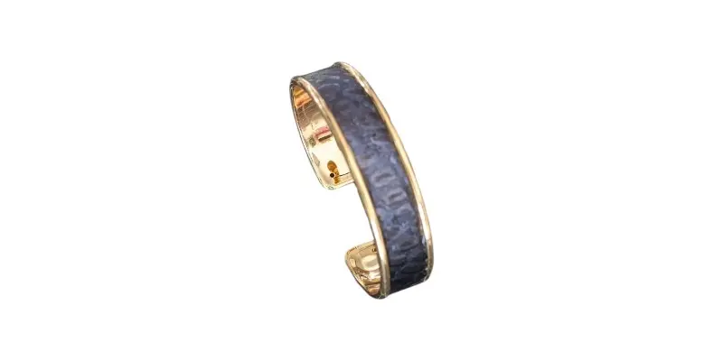 Manchette largeur moyenne laiton et cuir imprimé sezrpent bleu nuit-Pau de Cuir-Pau-Maroquinerie artisanale